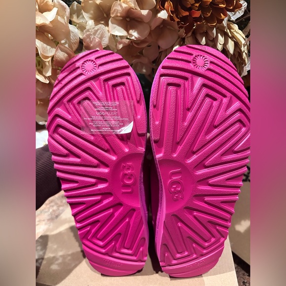 UGG Pink Fuchsia Ankle Boots 🌸 - Picture 6 of 7